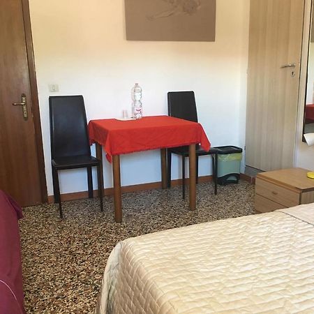 Casa Ale Bed and Breakfast Marghera Exterior foto