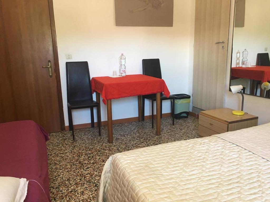 Casa Ale Bed and Breakfast Marghera Exterior foto